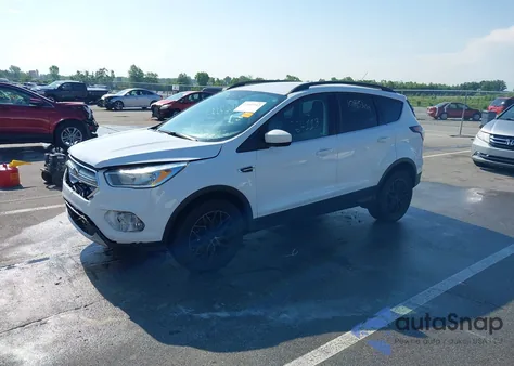 2018 Ford Escape Se из США, поврежденный, VIN 1FMCU9GD7JUD03751